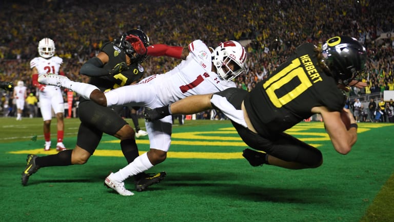 Oregon "Legs" Out A 28-27 Rose Bowl Victory Over Wisconsin